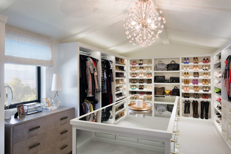 HER-CLOSET