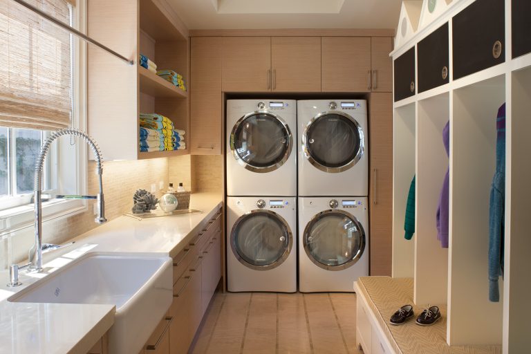 LAUNDRY-ROOM